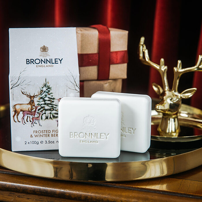 bronnley frosted fig & winter berry soap